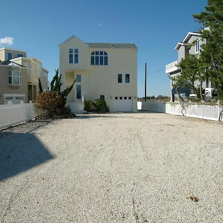 Single Family, Bay Front, Brant Beach, Boat Dock, Decks, Bay Views, Beach Badges, Beach Equipment, Vacation Home Located In The Stunning Town Of,